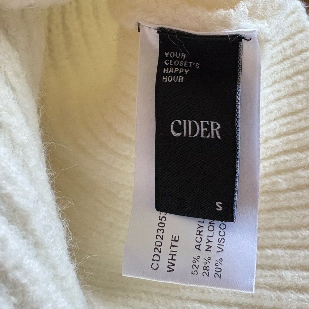 Cider Woman’s Small White Ribbed Cropped Knit Zip Up Collard Sweater - Picture 13 of 14